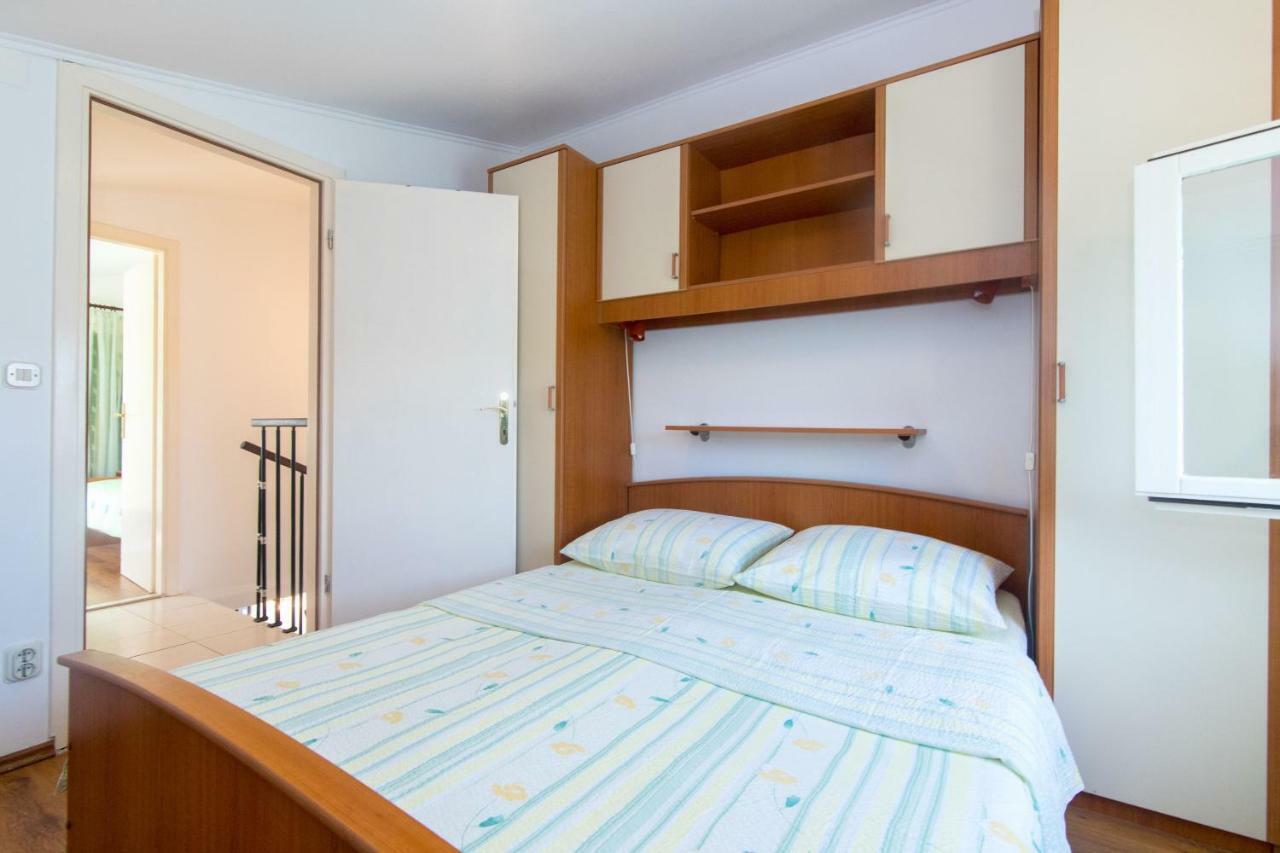 Apartment Josipa Винишче Экстерьер фото